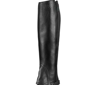 Beautiful brand new leather Ariat half chaps